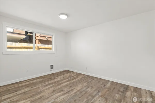 $1,189,990 | 813 Woodford Avenue North, Kent, WA 98031