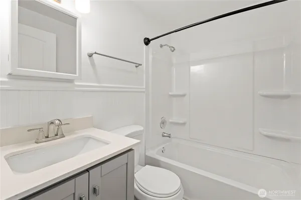 $1,189,990 | 813 Woodford Avenue North, Kent, WA 98031
