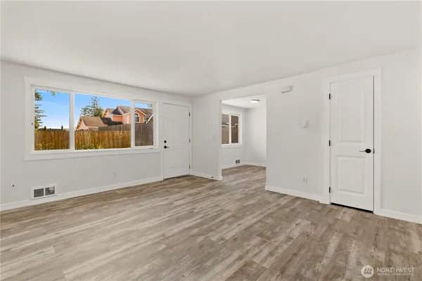 $1,189,990 | 813 Woodford Avenue North, Kent, WA 98031