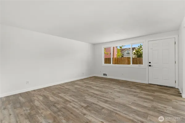 $1,189,990 | 813 Woodford Avenue North, Kent, WA 98031