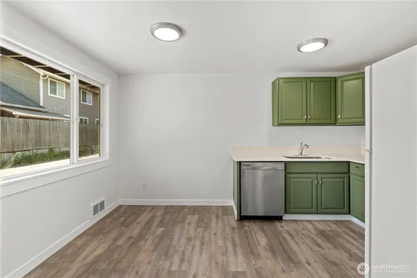 $1,189,990 | 813 Woodford Avenue North, Kent, WA 98031