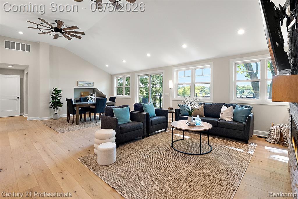 1420 Pettibone Lake Road Highland, MI 48356 - Photo 5 of 83