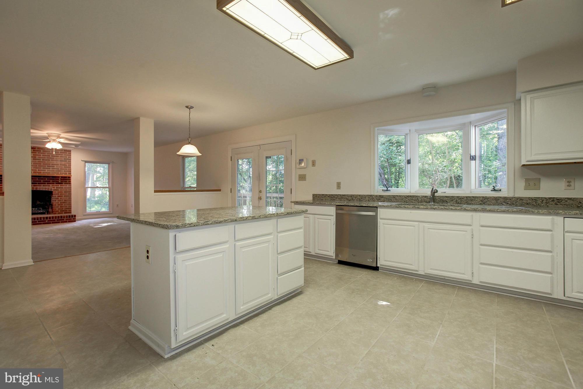 18511 Cabin Road Triangle, VA 22172 - Photo 4 of 27 Kitchen