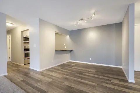 $189,900 | 35 Nathan Lane North, Unit 203, Plymouth, MN 55441