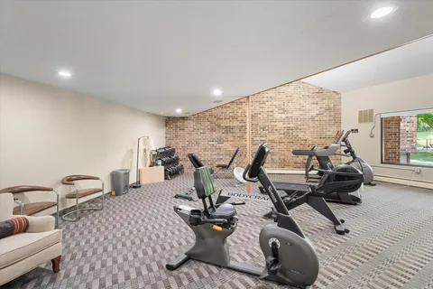 $189,900 | 35 Nathan Lane North, Unit 203, Plymouth, MN 55441