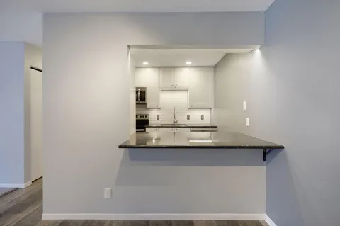 $189,900 | 35 Nathan Lane North, Unit 203, Plymouth, MN 55441