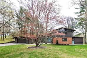 Beautiful Mid-Century Contemporary!