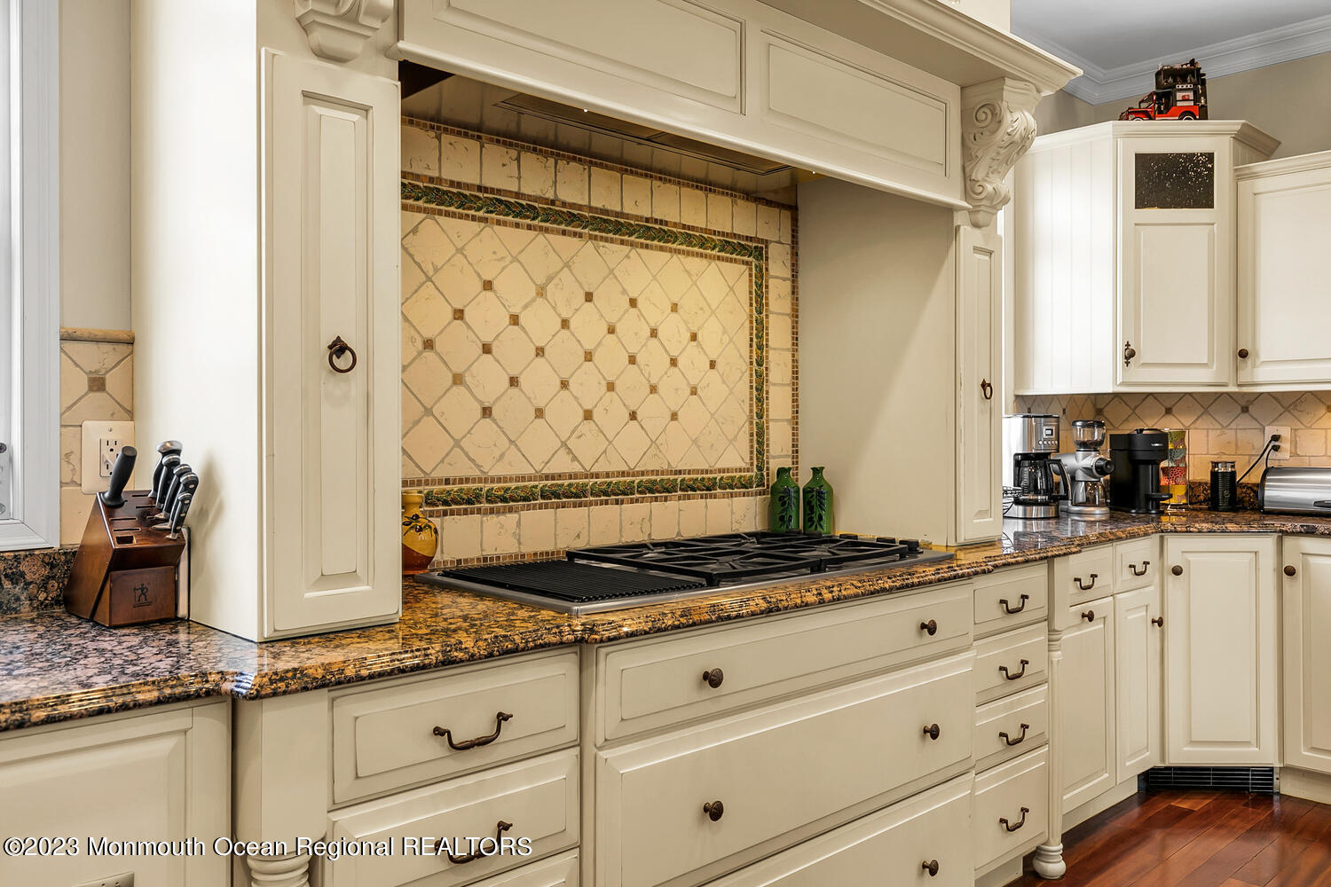 11 River Road Rumson, NJ 07760 - Photo 11 of 49 11 E River Rd Rumson NJ 07760-large-026-