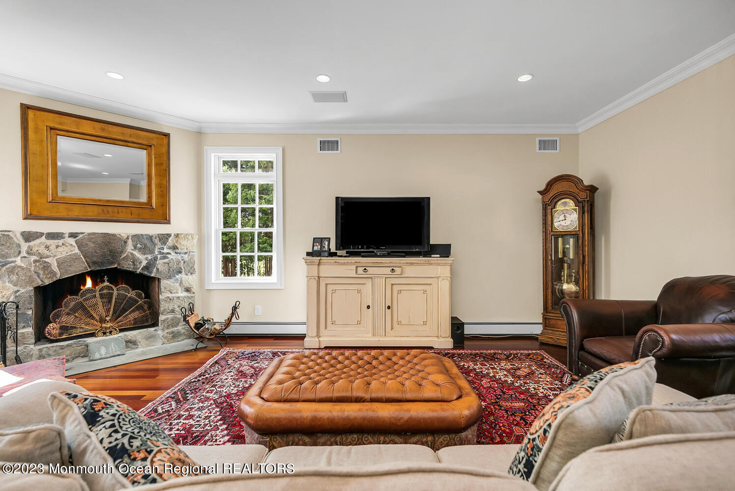 11 River Road Rumson, NJ 07760 - Photo 8 of 49 11 E River Rd Rumson NJ 07760-large-019-