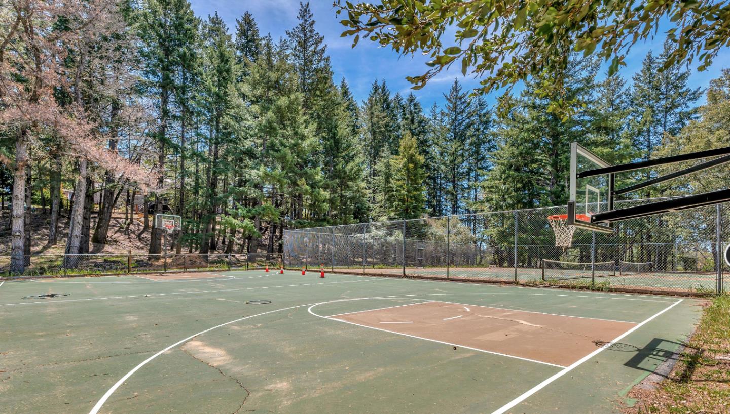19170 Old Vineyard Road Los Gatos, CA 95033 - Photo 48 of 52 a view of a tennis court
