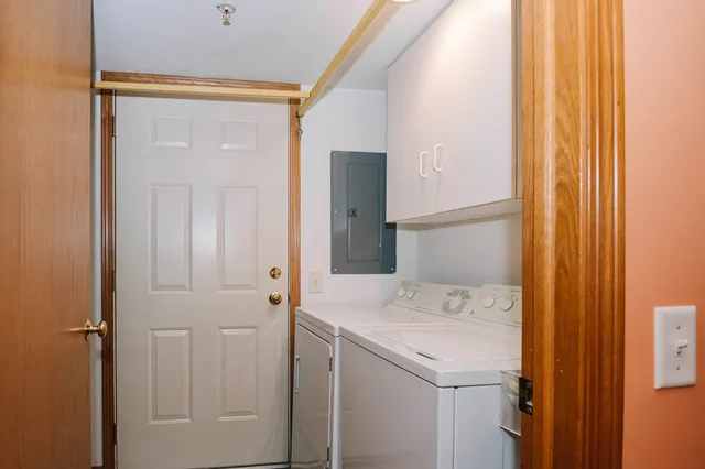 $210,000 | 8836 Amelia Court, Unit 1B, Justice, IL 60458