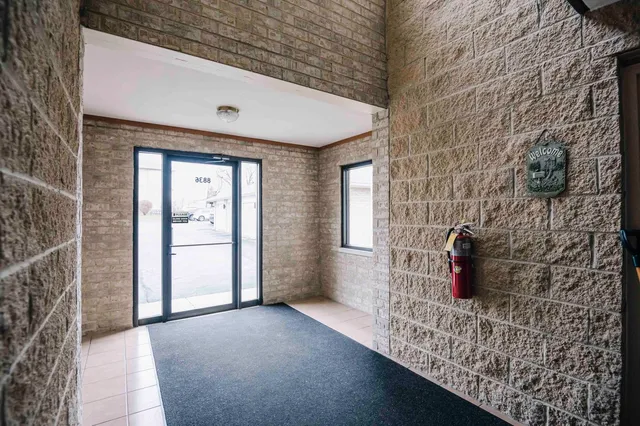 $210,000 | 8836 Amelia Court, Unit 1B, Justice, IL 60458