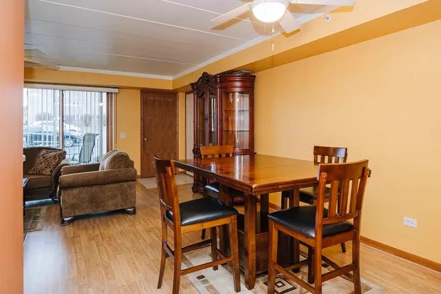 $210,000 | 8836 Amelia Court, Unit 1B, Justice, IL 60458