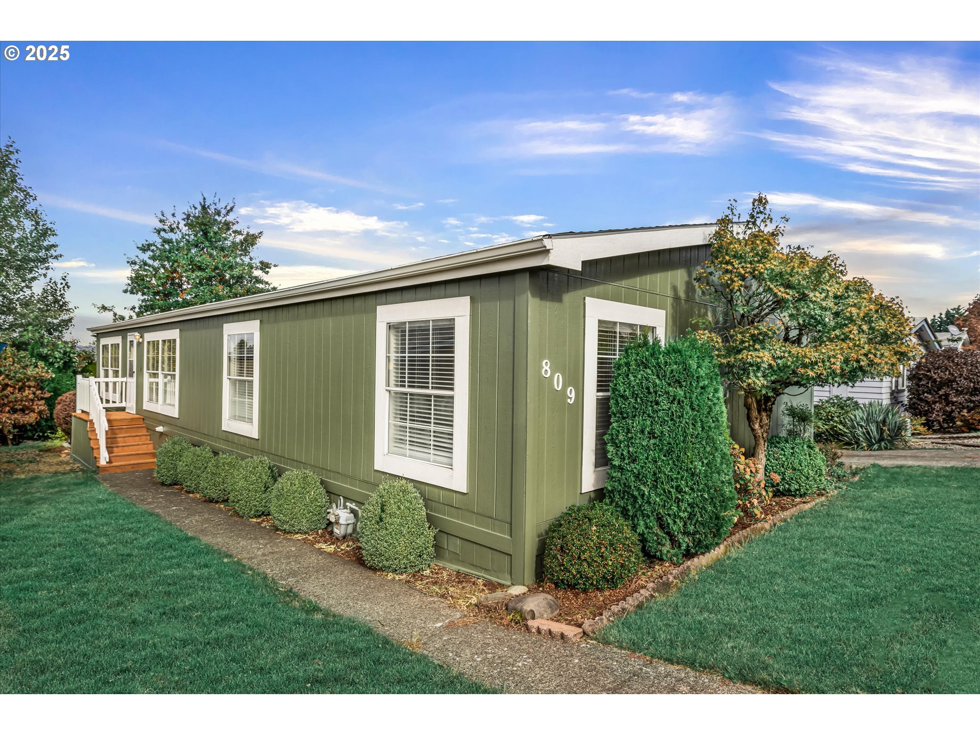 809 Southwest Crestview Way Troutdale, OR 97060 - Photo 2 of 40 a view of a house with a yard