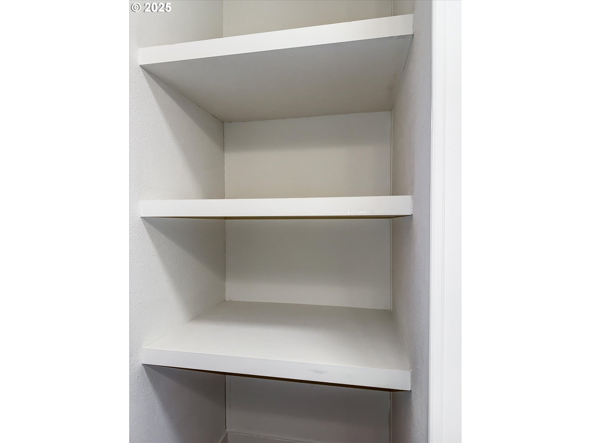 809 Southwest Crestview Way Troutdale, OR 97060 - Photo 26 of 40