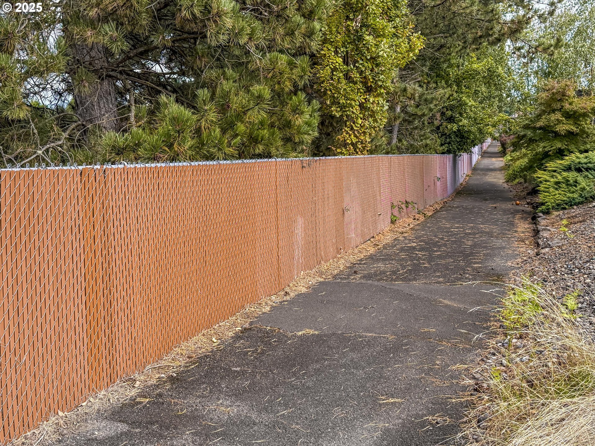 809 Southwest Crestview Way Troutdale, OR 97060 - Photo 37 of 40 a view of wooden fence