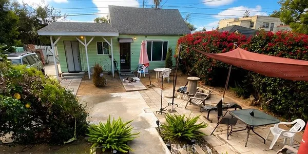 $1,695 | 2711 South La Salle Avenue, Los Angeles, CA 90018