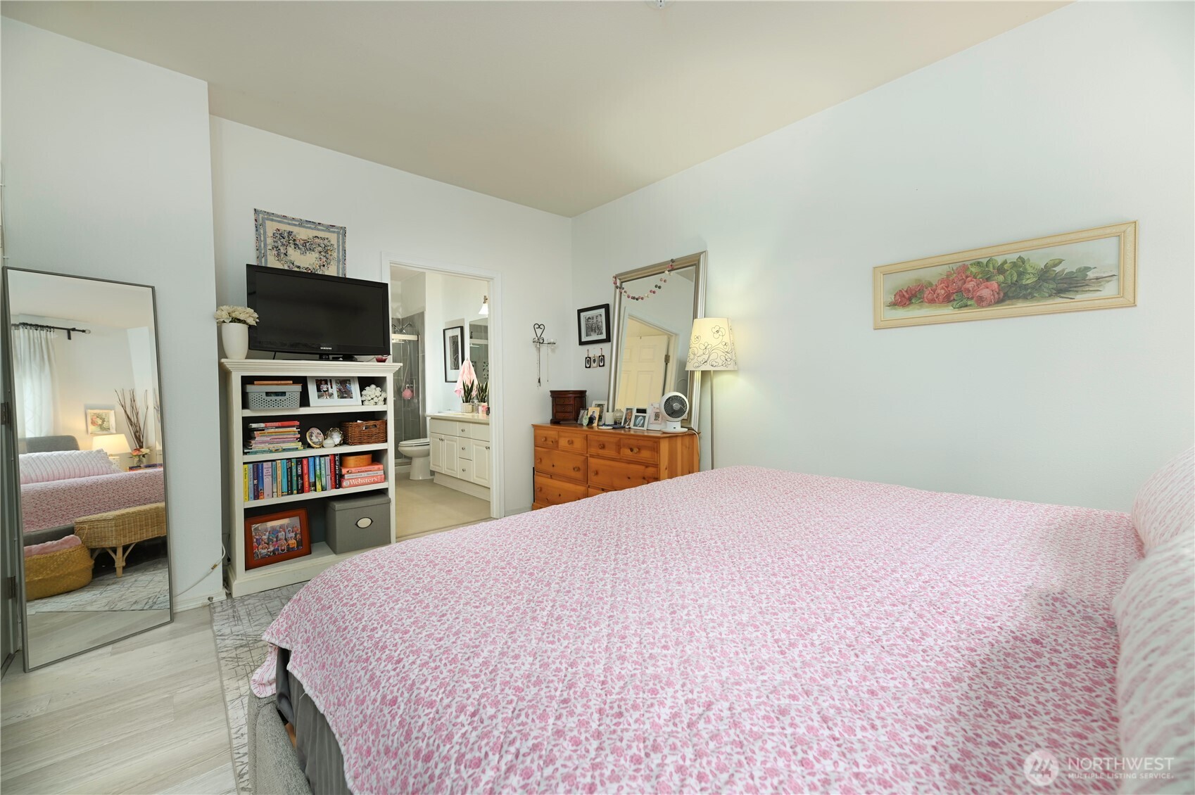 17761 134th Lane Southeast Renton, WA 98058 - Photo 20 of 38 a bed room with a bed and a television