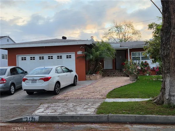 $879,900 | 2129 North Poplar Street, Santa Ana, CA 92706
