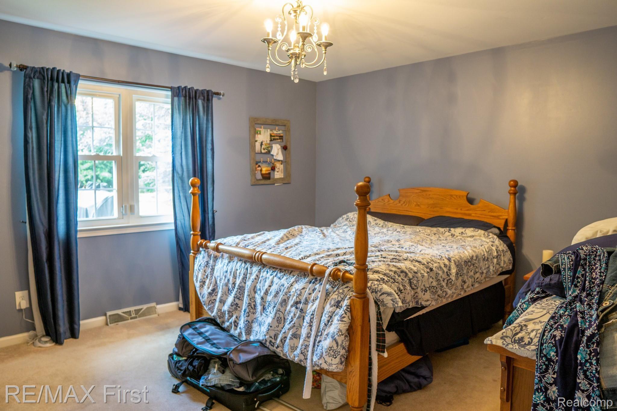 930 Grace Avenue Rochester, MI 48307 - Photo 20 of 35 930 GRACE AVE-25.jpg