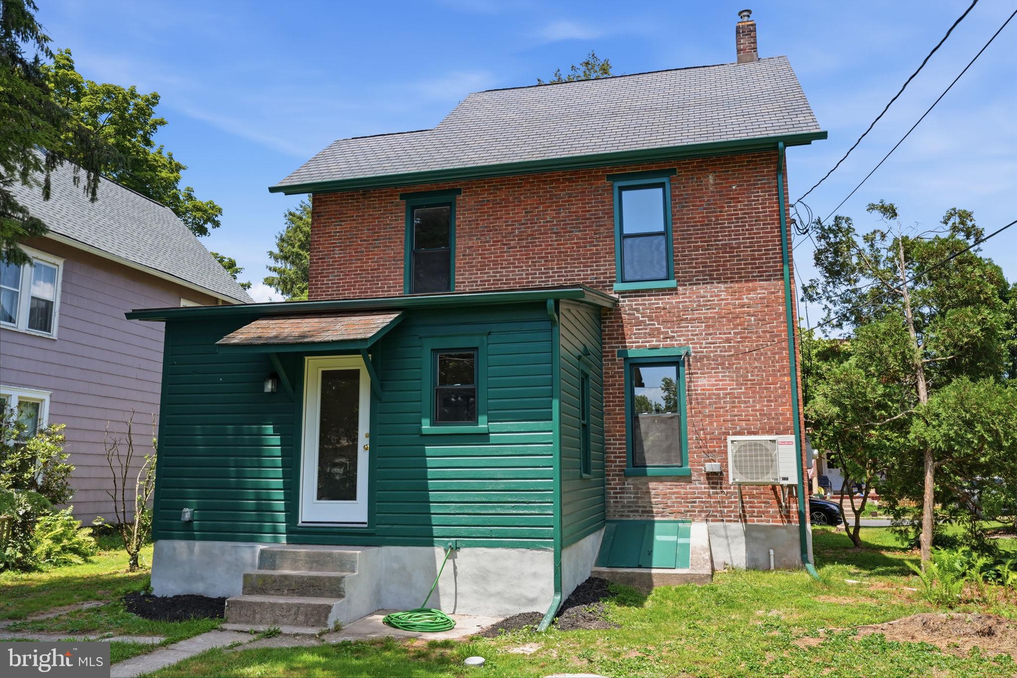 124 Cedar Road Riegelsville, PA 18077 - Photo 40 of 50 Charming two-tone brick home exterior.