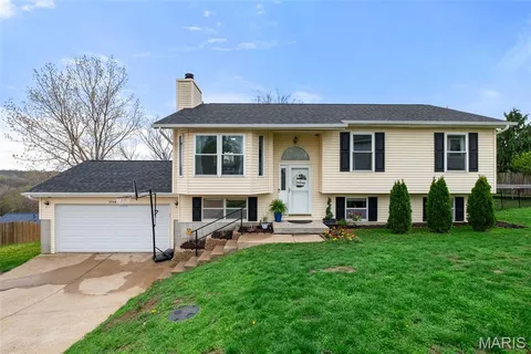 $300,000 | 3546 Stone Mill Drive, Arnold, MO 63010