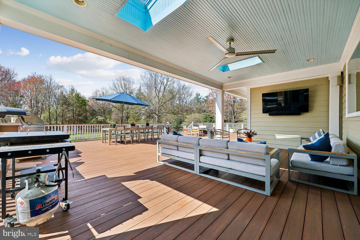 12900 Glen Road North Potomac, MD 20878 - Photo 18 of 90 Covered Lanai