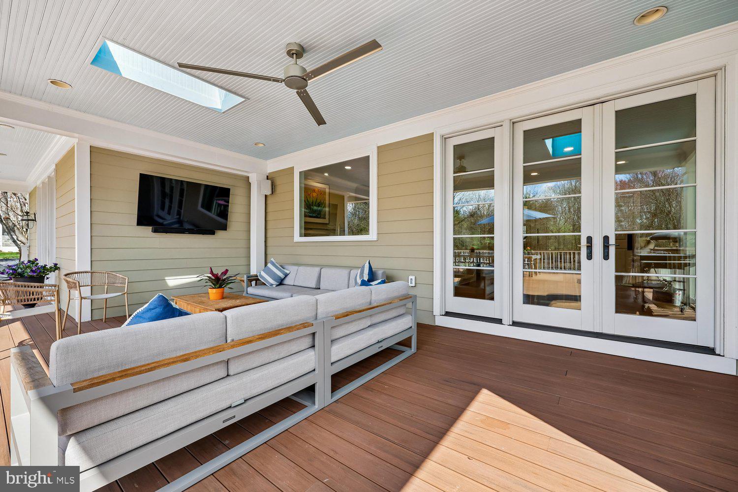 12900 Glen Road North Potomac, MD 20878 - Photo 19 of 90 Covered Lanai