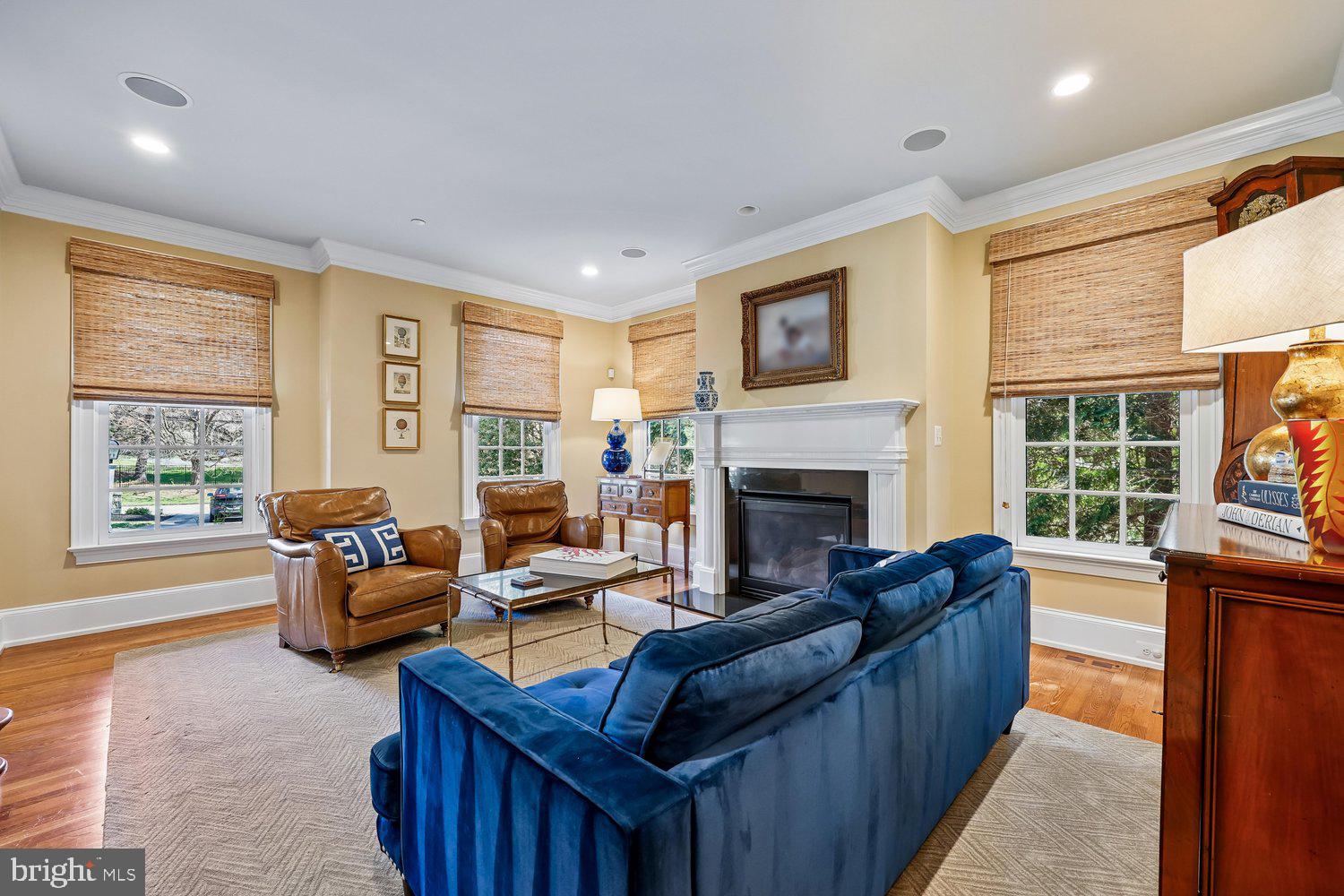 12900 Glen Road North Potomac, MD 20878 - Photo 26 of 90 Living Room