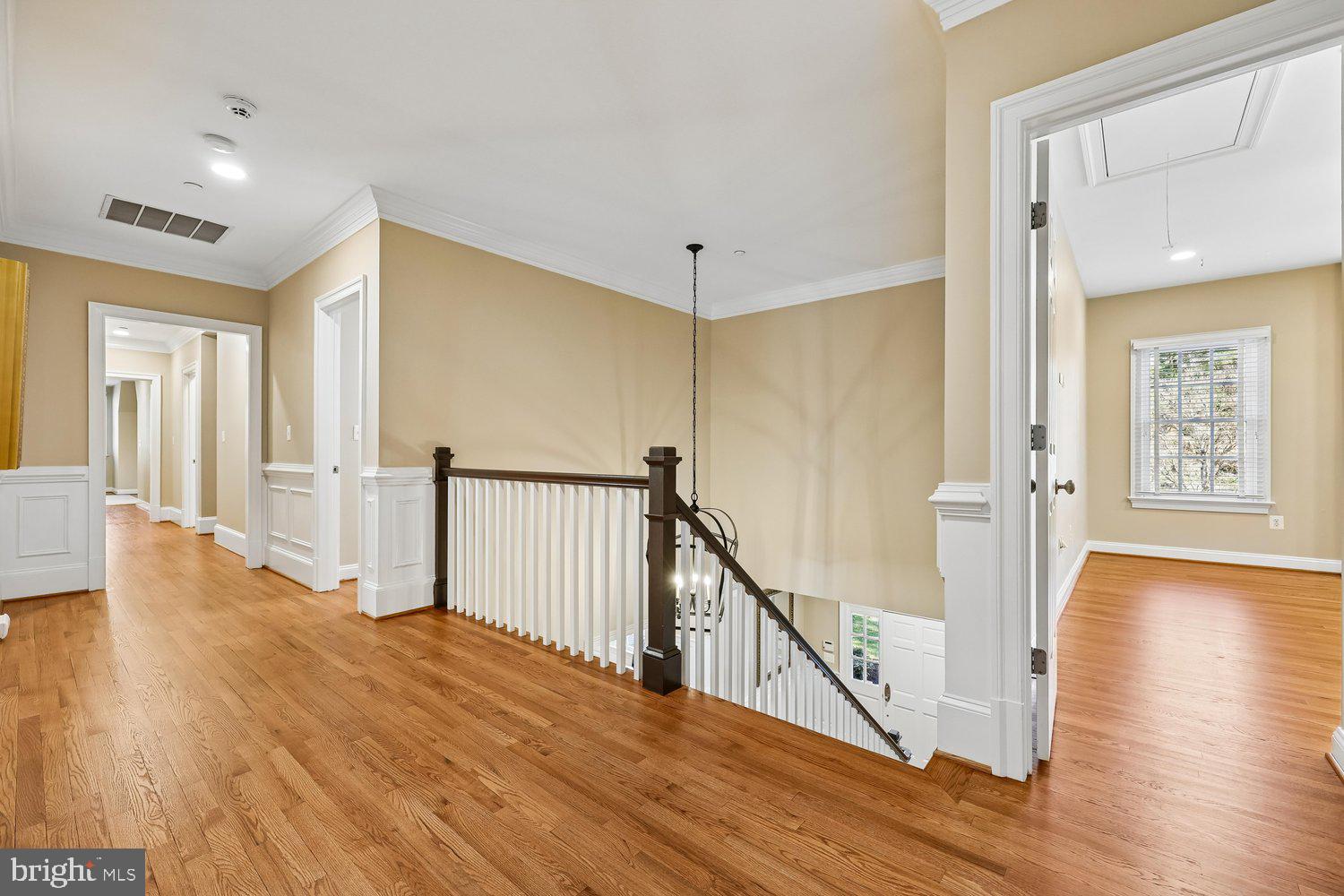 12900 Glen Road North Potomac, MD 20878 - Photo 53 of 90 Upper Level Landing