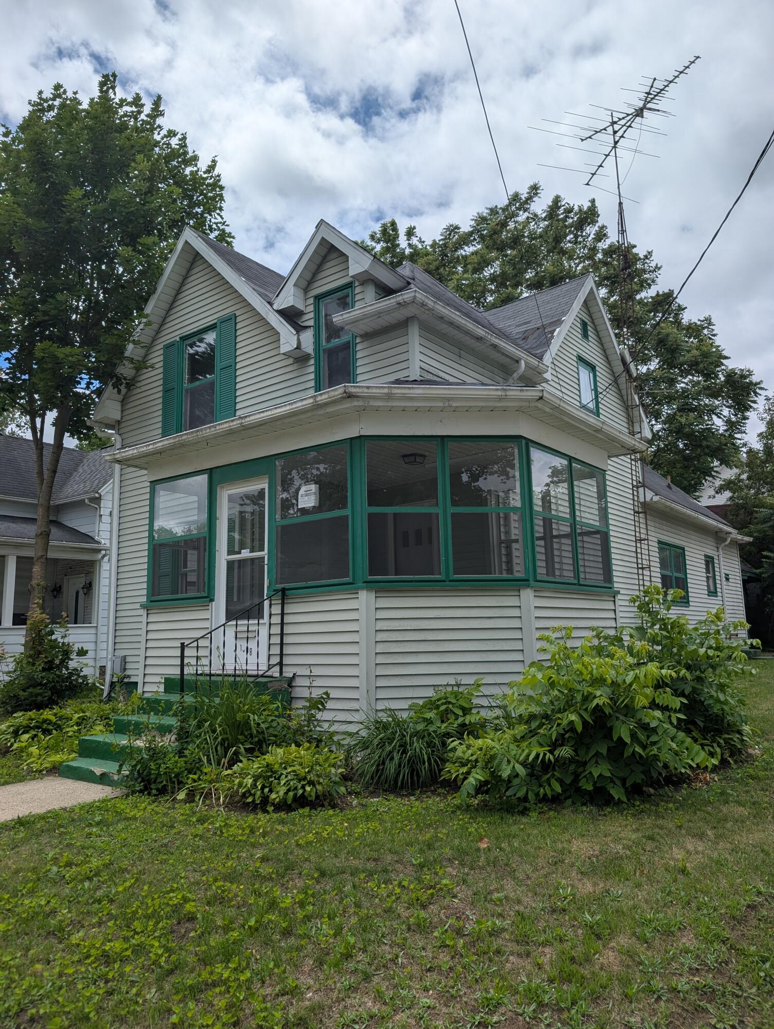 1608 2nd Street Jackson, MI 49203 - Photo 1 of 22 Front A