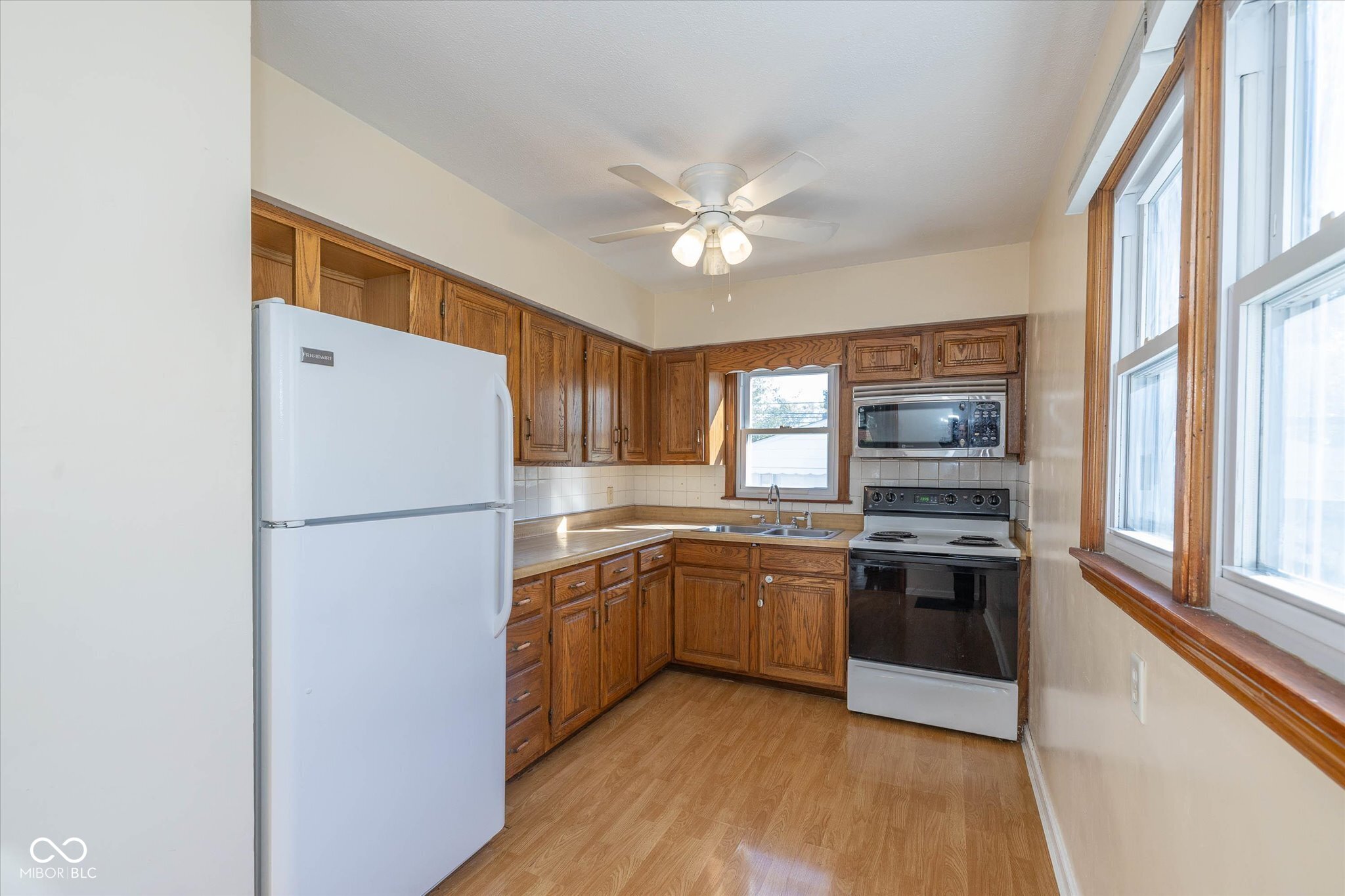 437 North 13th Avenue Beech Grove, IN 46107 - Photo 8 of 26