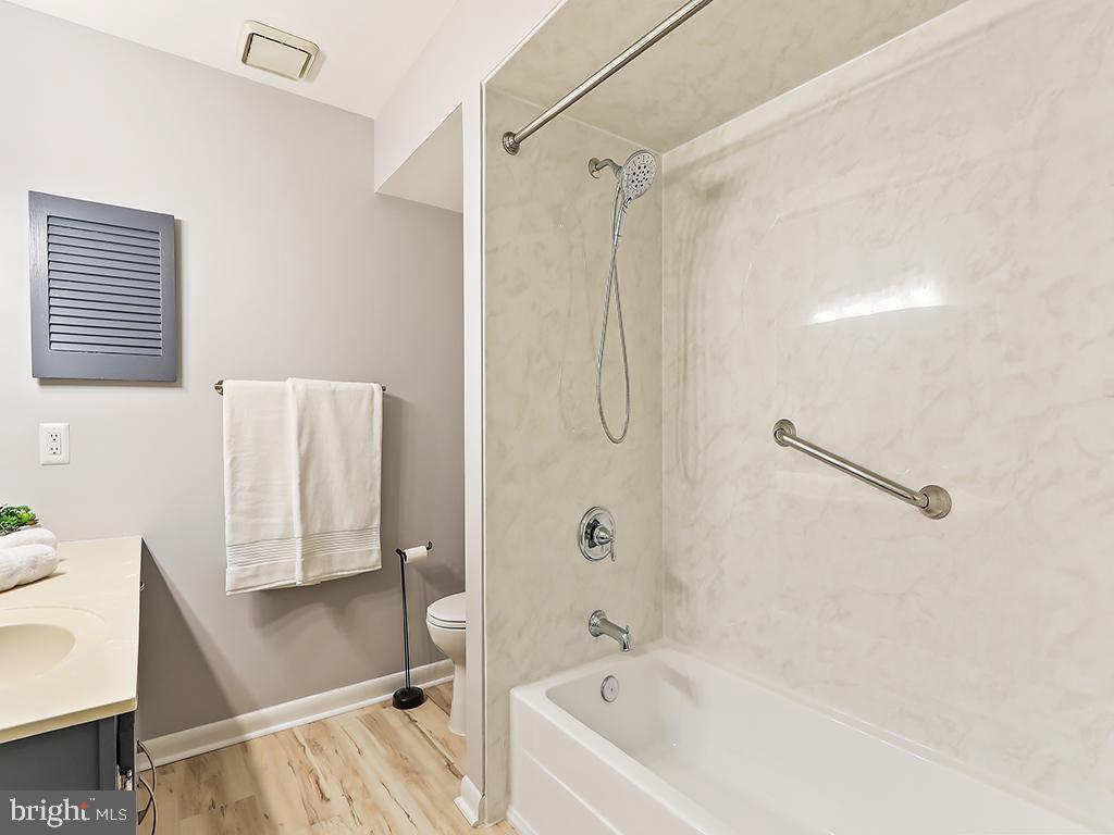 303 Trinity Court, Unit 11 Princeton, NJ 08540 - Photo 23 of 37