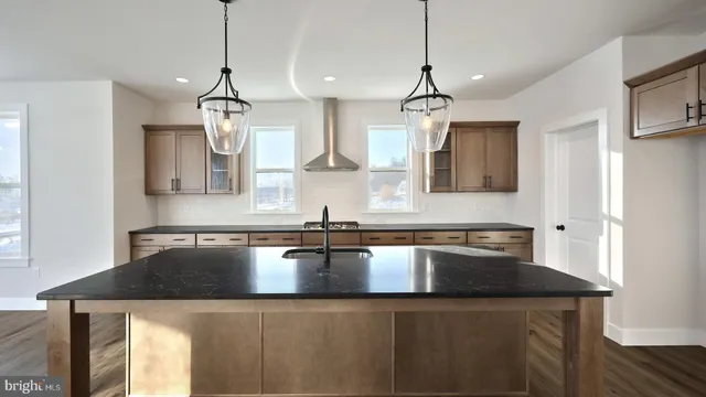 $933,800 | 256 West Vly Road, Denver, PA 17517