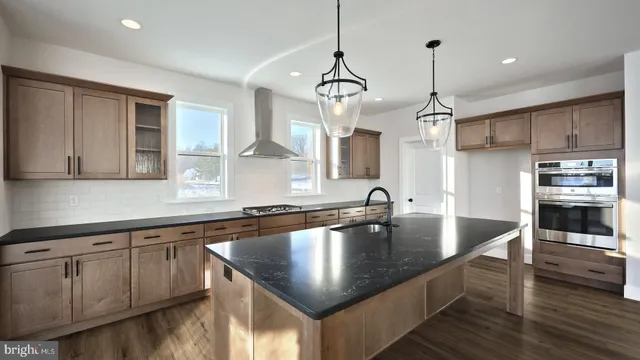 $933,800 | 256 West Vly Road, Denver, PA 17517