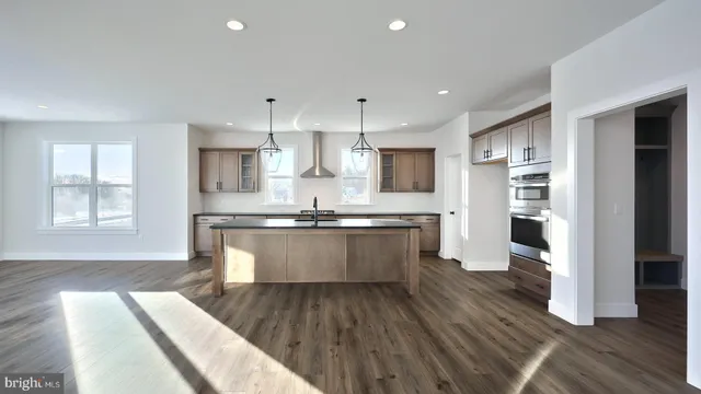 $933,800 | 256 West Vly Road, Denver, PA 17517