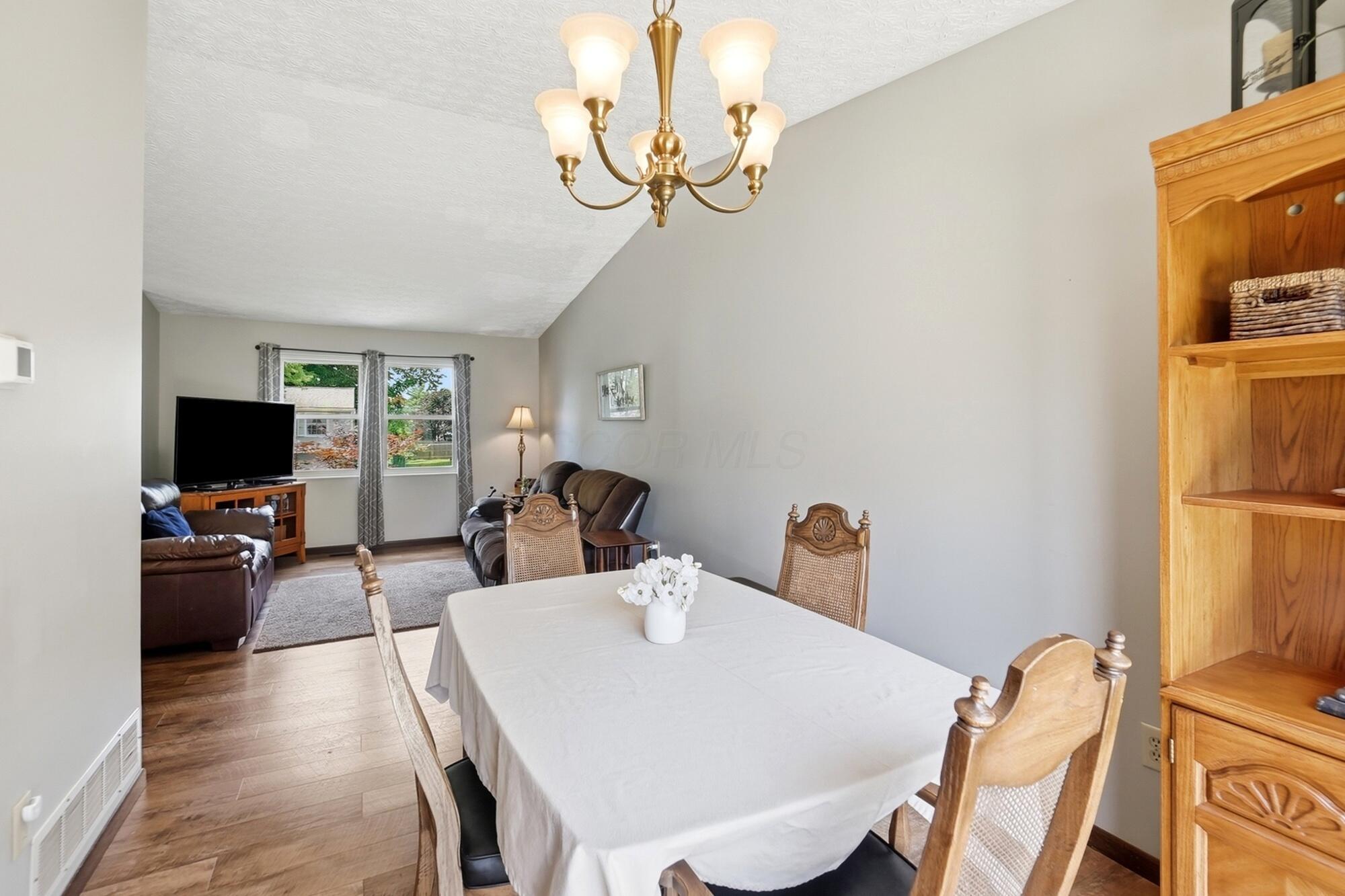 352 Timbercreek Road Reynoldsburg, OH 43068 - Photo 11 of 41 Eat In Space