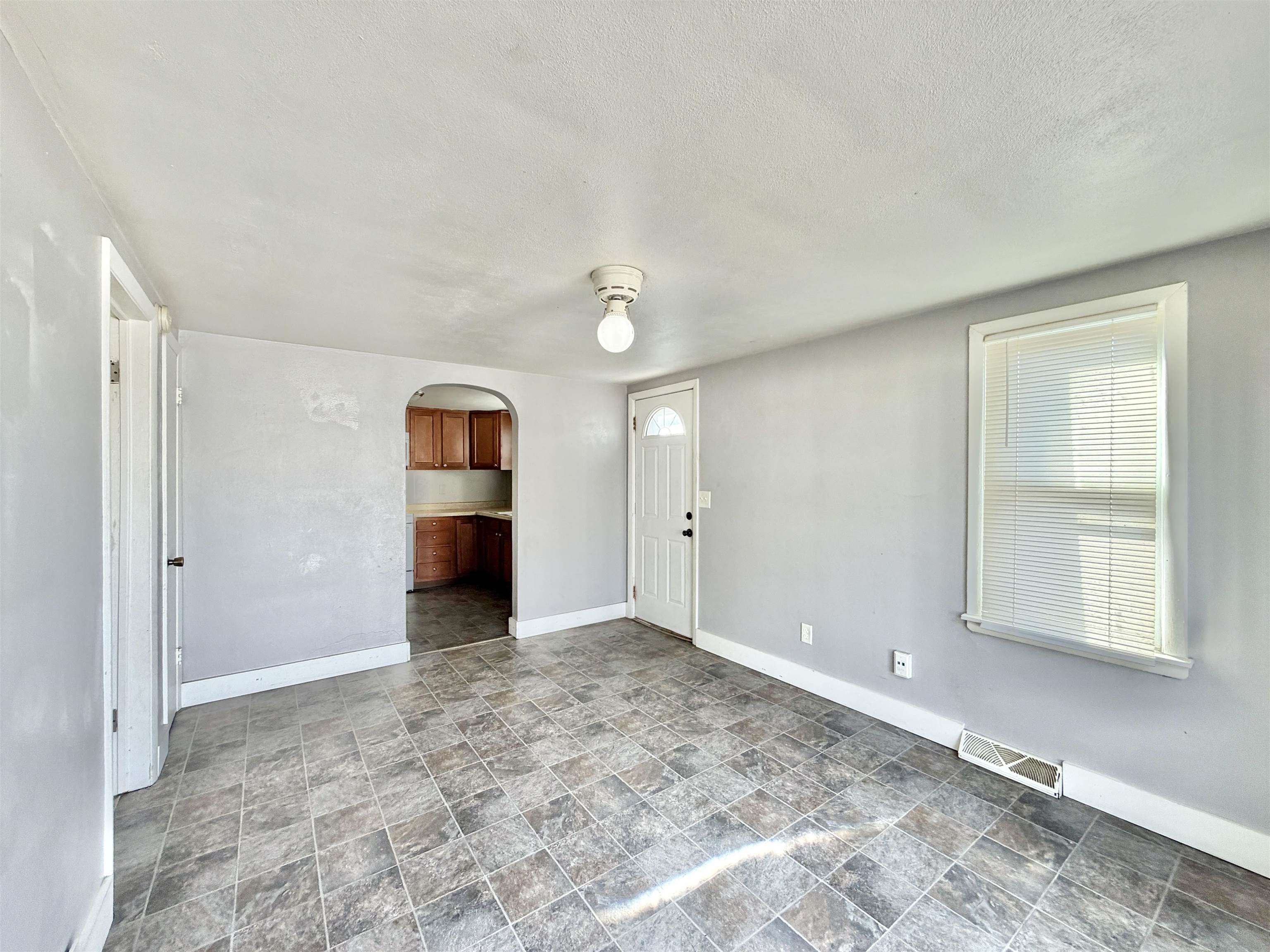 1927 Lenox Avenue Beloit, WI 53511 - Photo 15 of 25