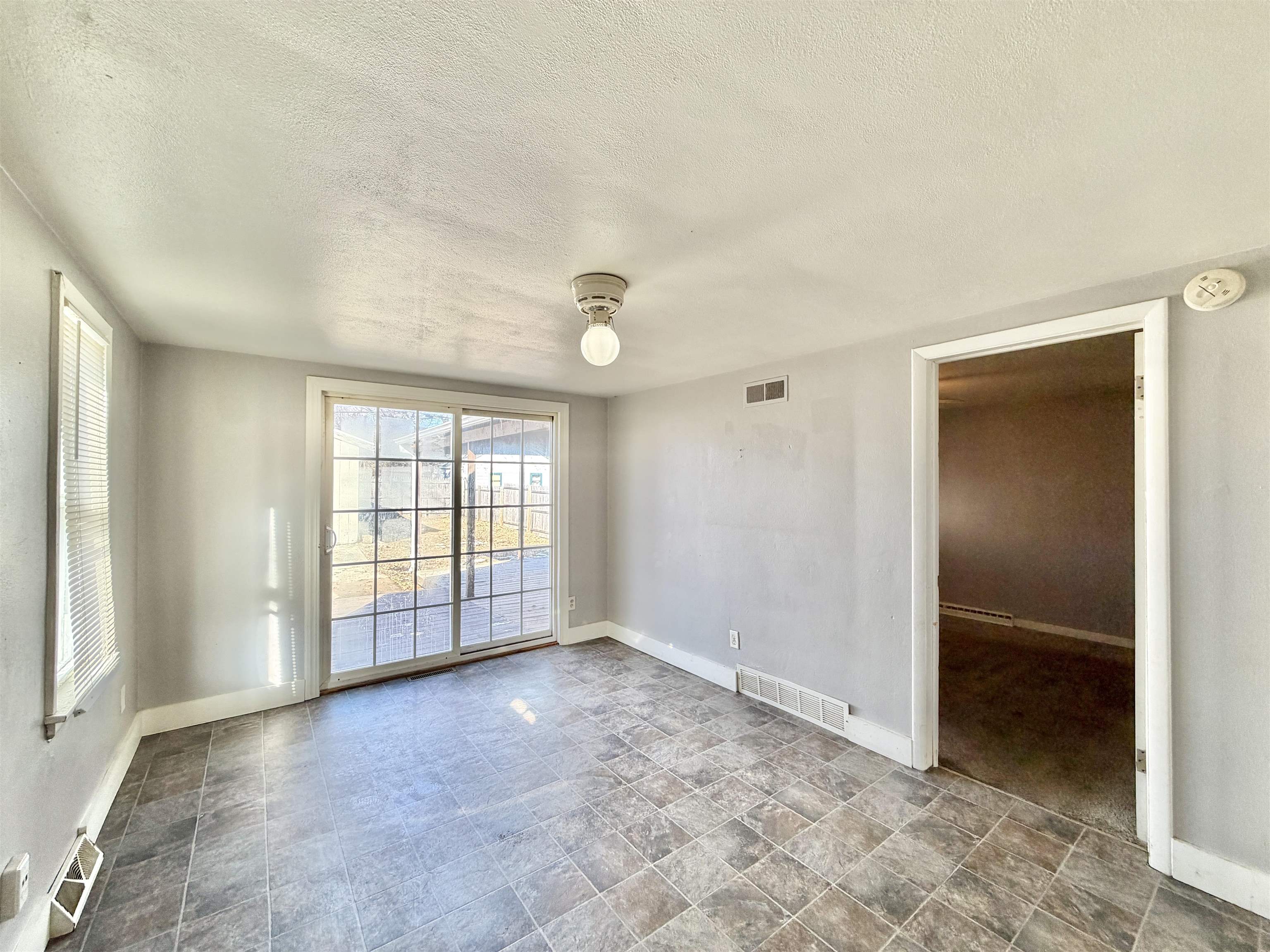 1927 Lenox Avenue Beloit, WI 53511 - Photo 20 of 28