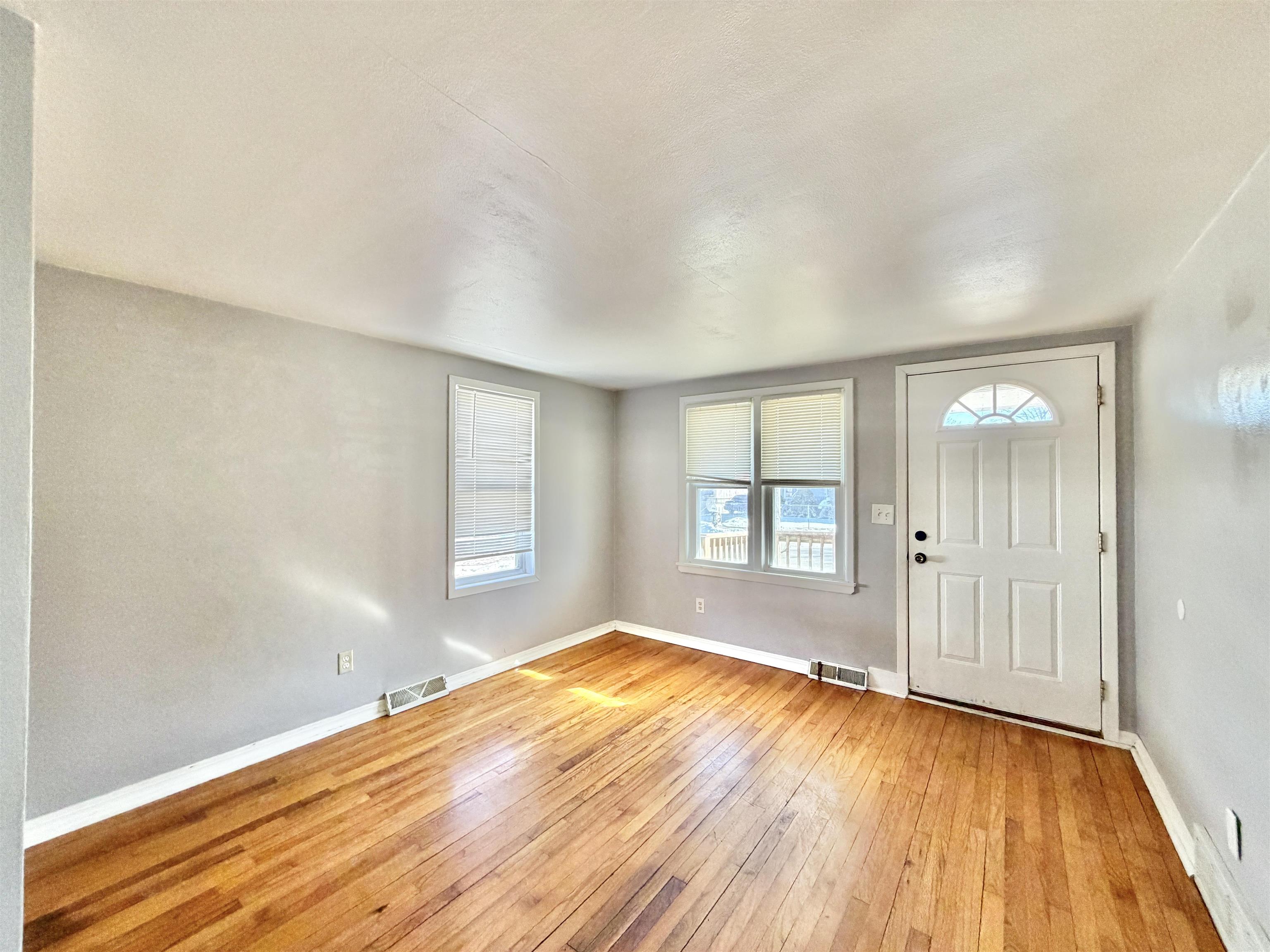 1927 Lenox Avenue Beloit, WI 53511 - Photo 6 of 28