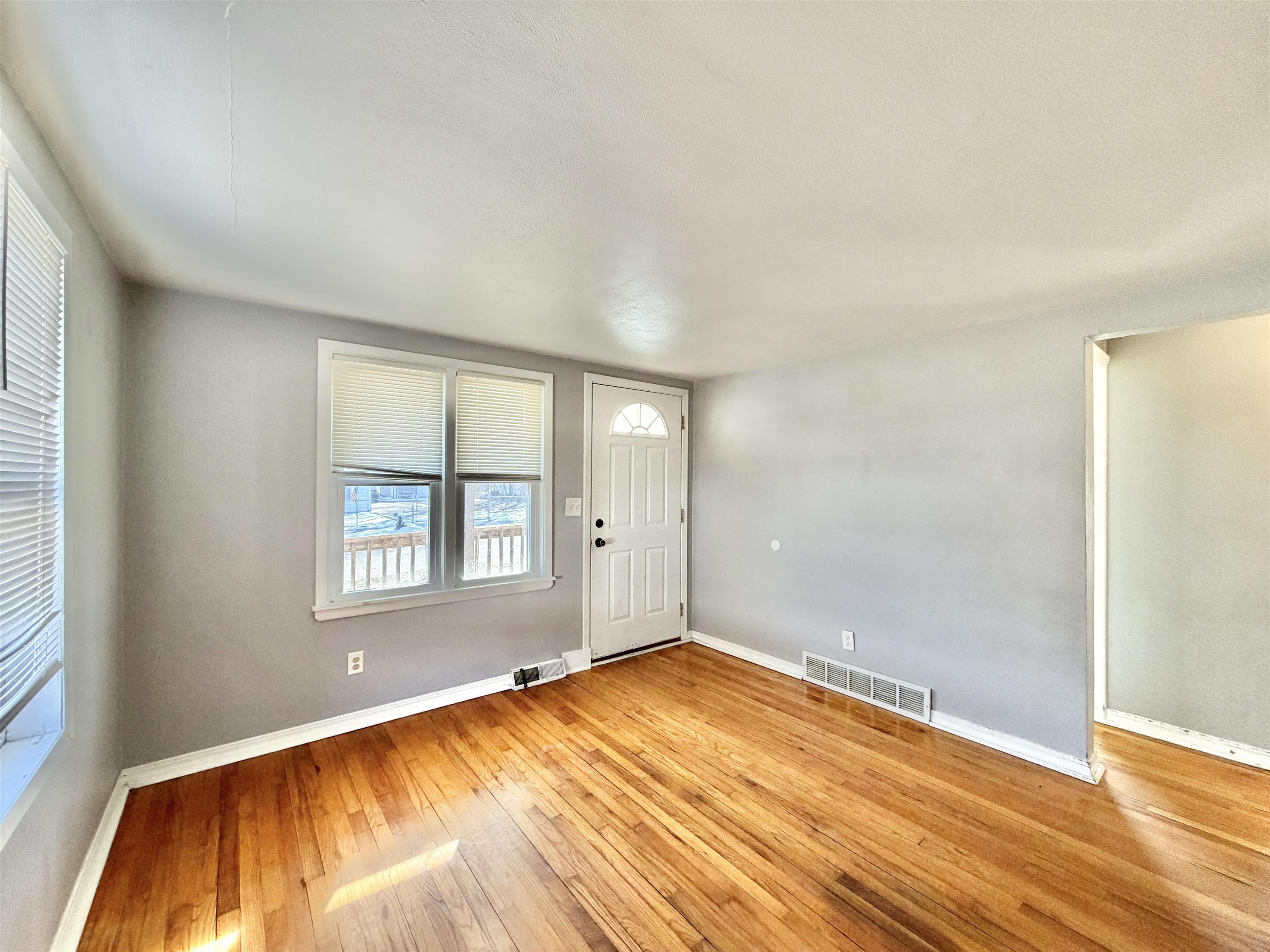 1927 Lenox Avenue Beloit, WI 53511 - Photo 8 of 28