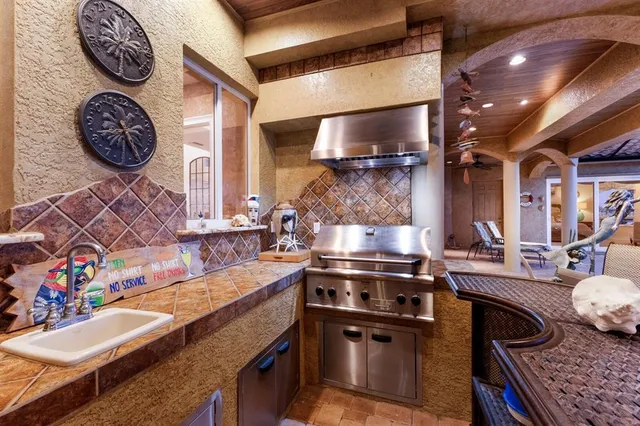 $3,189,900 | 801 3rd Street East, Palmetto, FL 34221