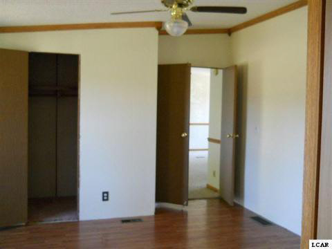 2568 East Valley Road Adrian, MI 49221 - Photo 6 of 9 20021237-5.JPG