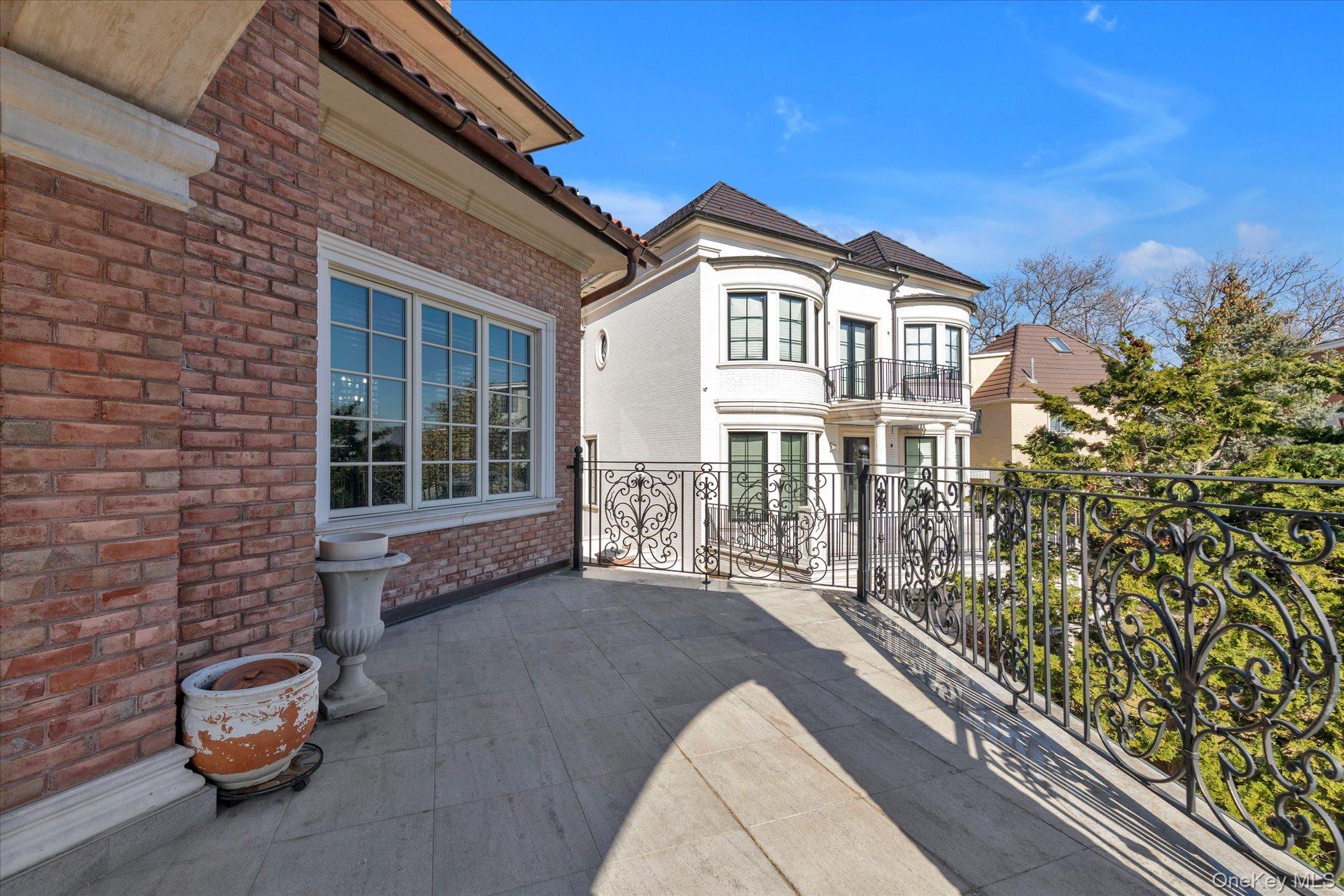 12 Point Crescent Queens, NY 11357 - Photo 20 of 44