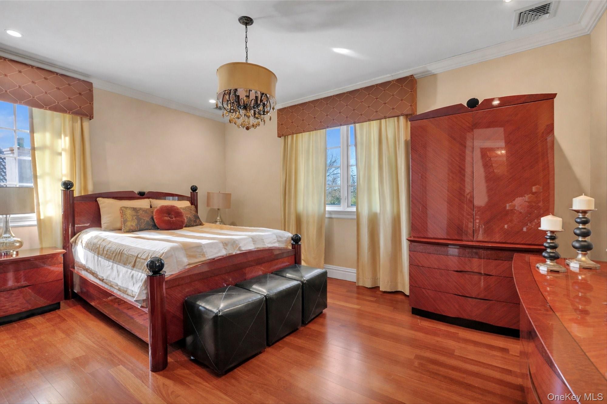 12 Point Crescent Queens, NY 11357 - Photo 26 of 44