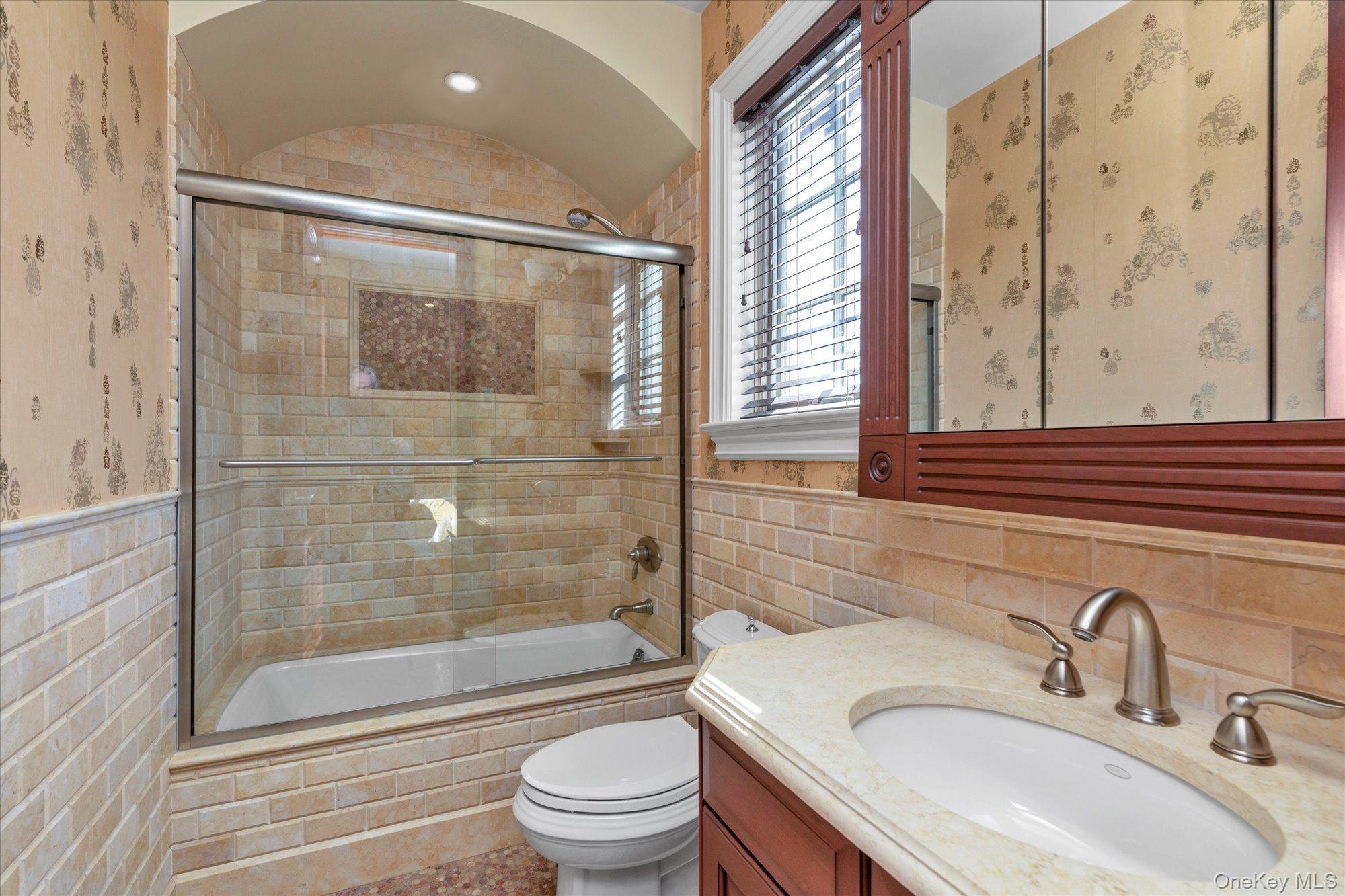 12 Point Crescent Queens, NY 11357 - Photo 27 of 44