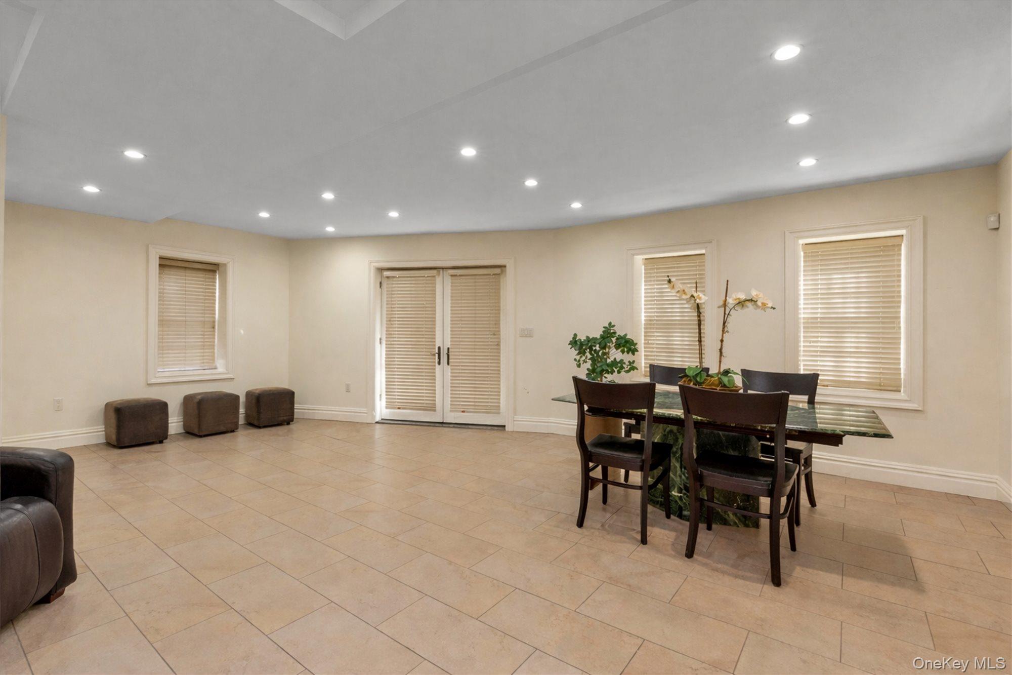 12 Point Crescent Queens, NY 11357 - Photo 33 of 44