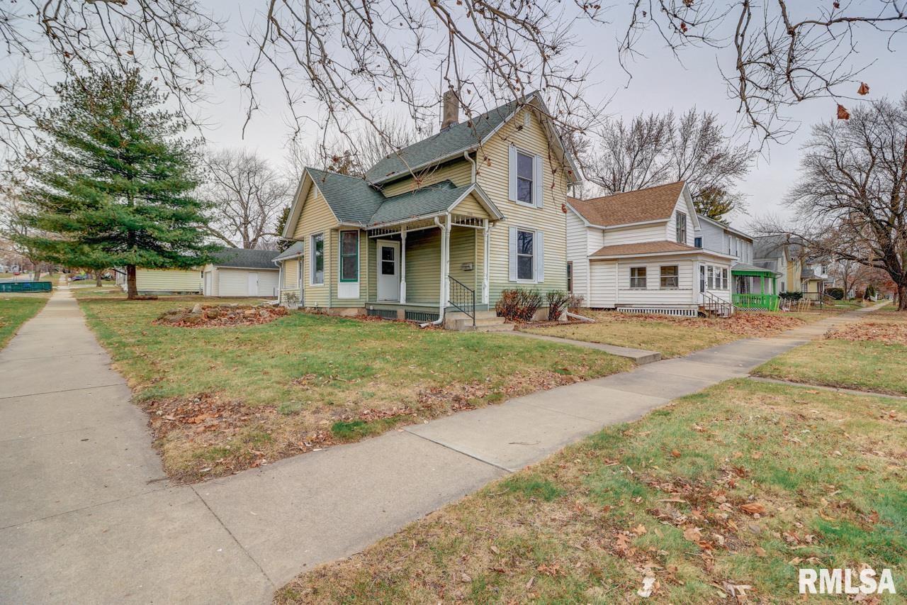 1700 Pershing Boulevard Clinton, IA 52732 - Photo 1 of 22 Gallery Image 1