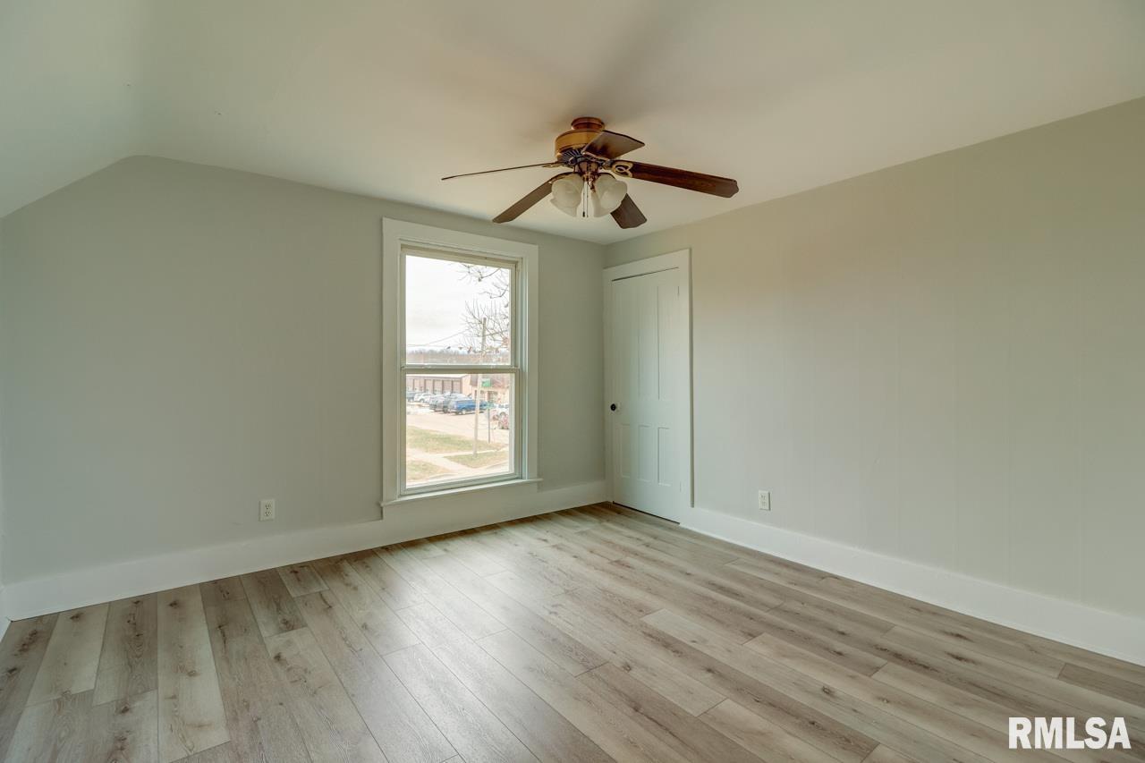 1700 Pershing Boulevard Clinton, IA 52732 - Photo 15 of 22 Gallery Image 15