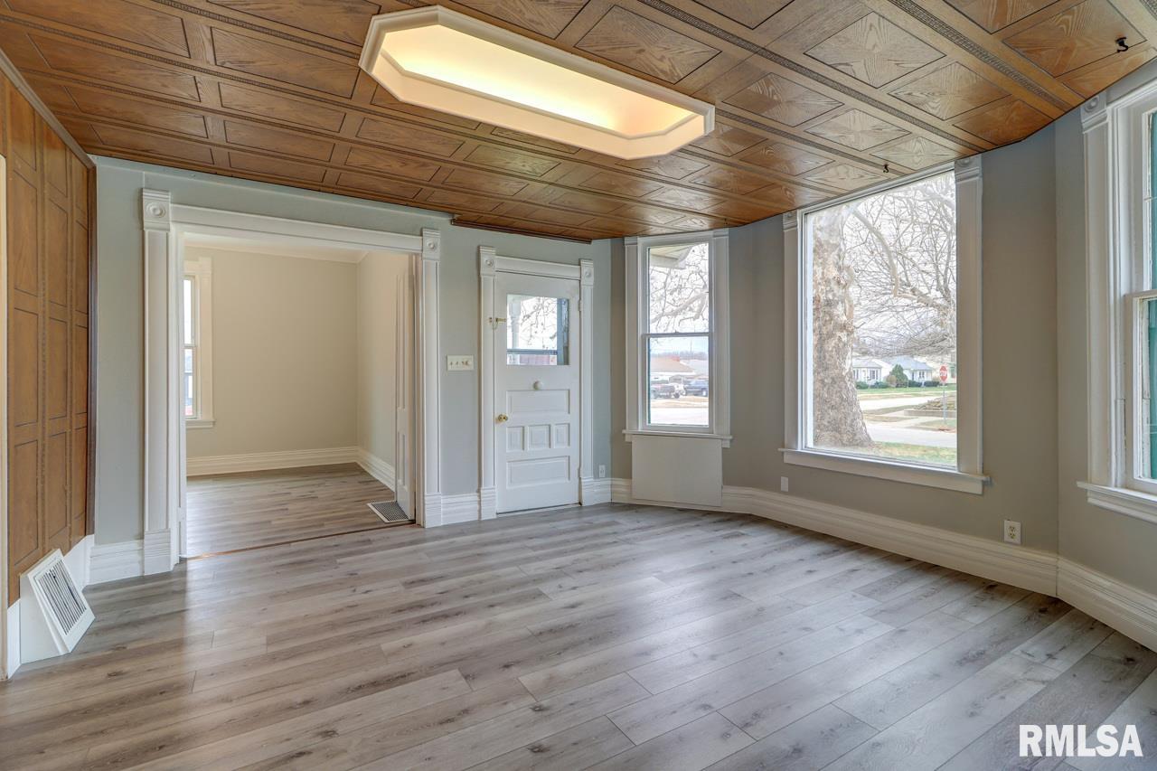 1700 Pershing Boulevard Clinton, IA 52732 - Photo 8 of 22 Gallery Image 8